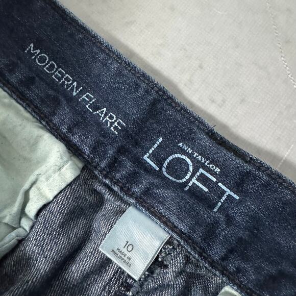 Ann Taylor LOFT Modern Flare Jeans Dark Wash - Size: 10 - Picture 5 of 9